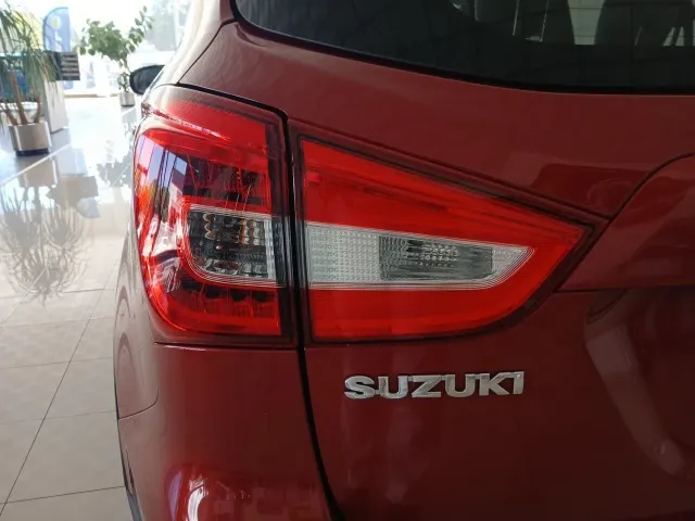 Suzuki SCross