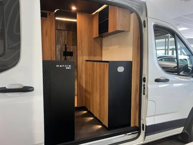 Maxus Deliver 9