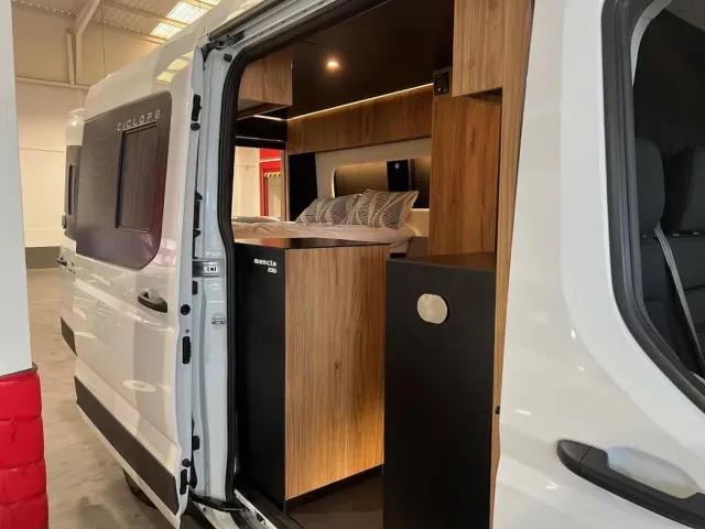 Maxus Deliver 9