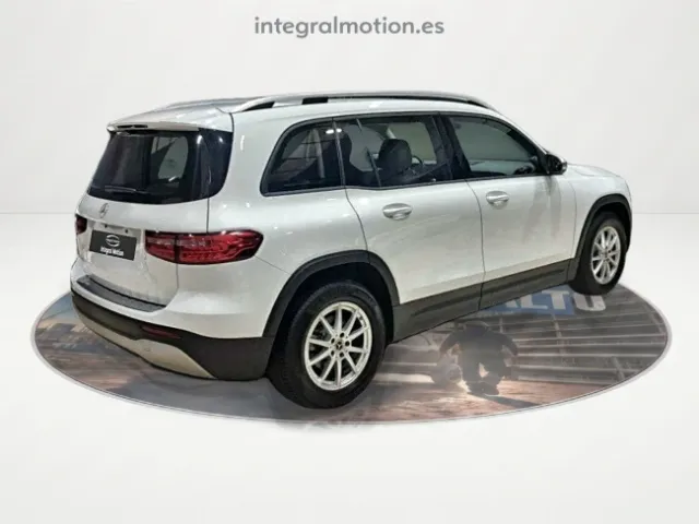 Mercedes GLB