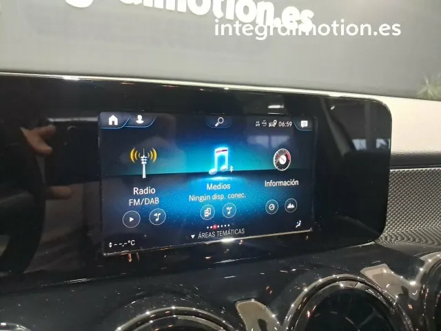 Mercedes GLB