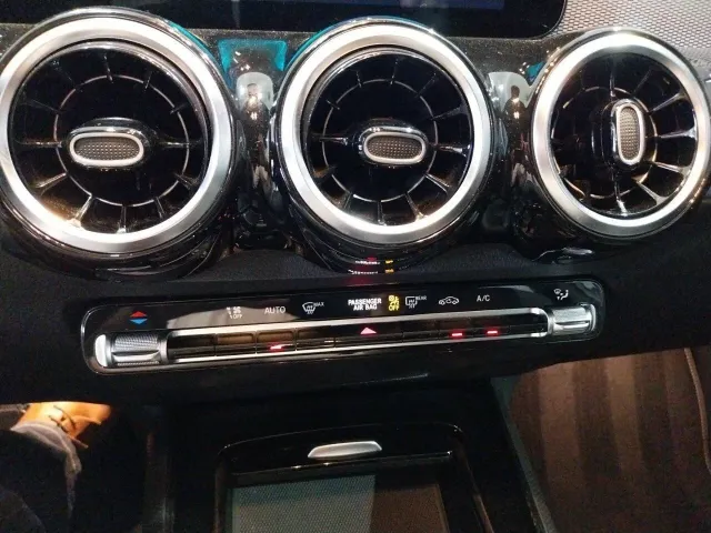 Mercedes GLB