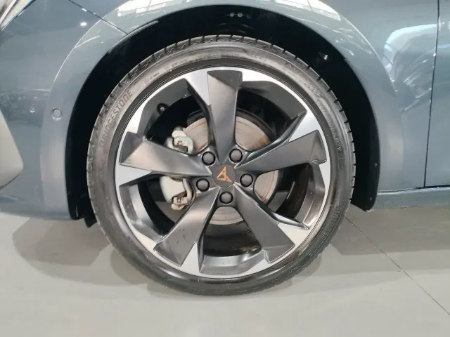 Cupra León