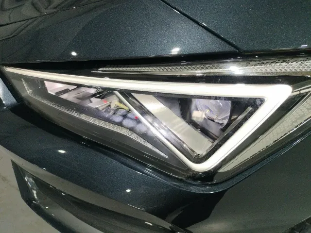 Cupra León