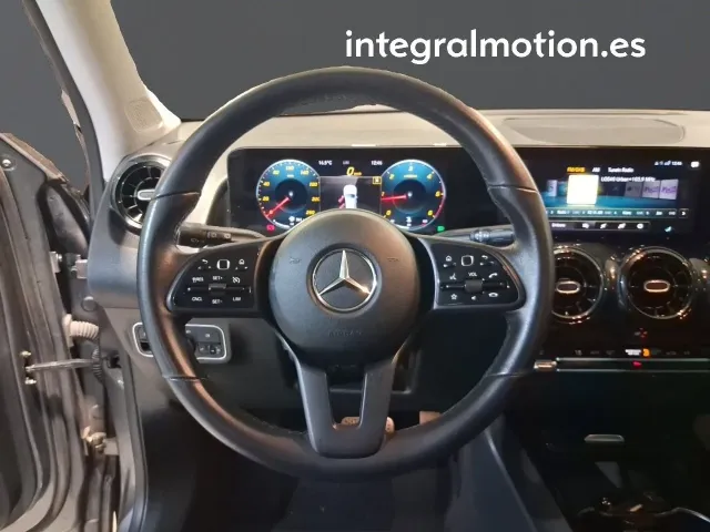 Mercedes GLB