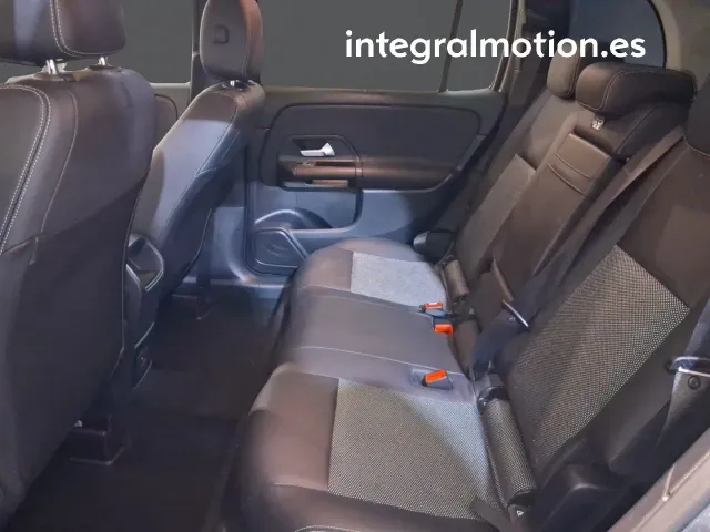 Mercedes GLB