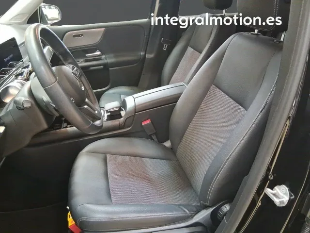 Mercedes GLB