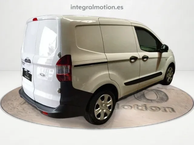 Ford Transit Courier