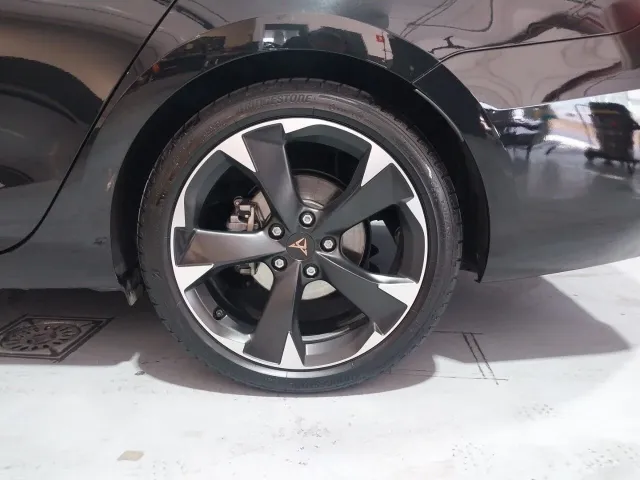 Cupra León