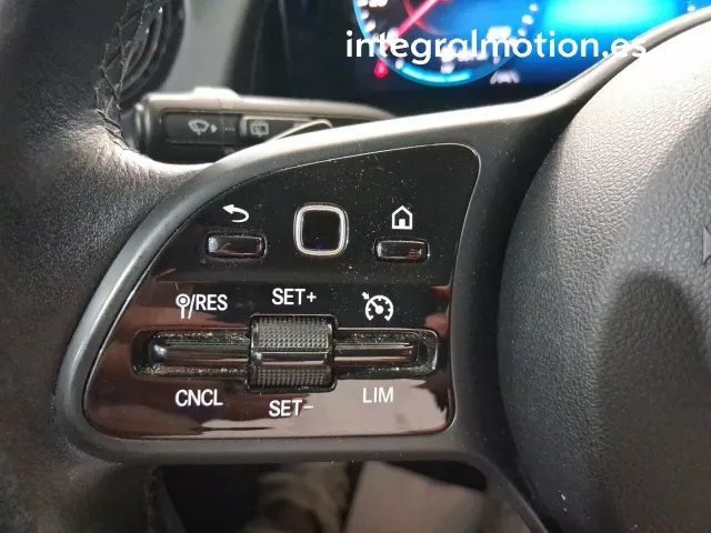 Mercedes GLB