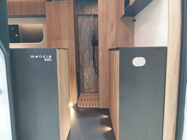 Maxus Deliver 9