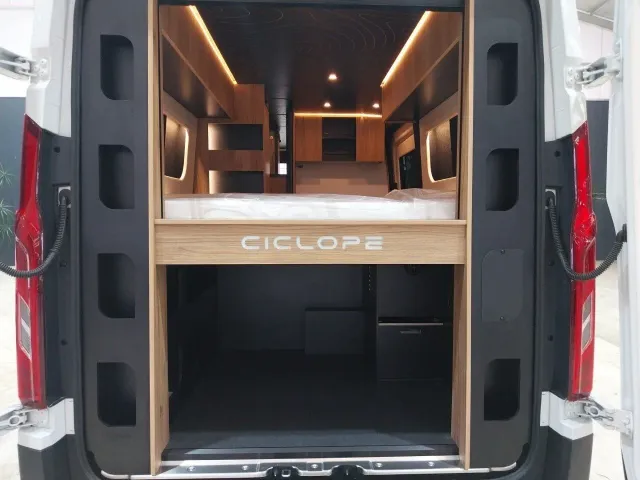 Maxus Deliver 9