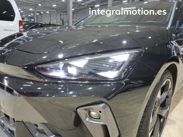 Cupra León