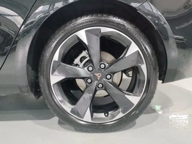 Cupra León