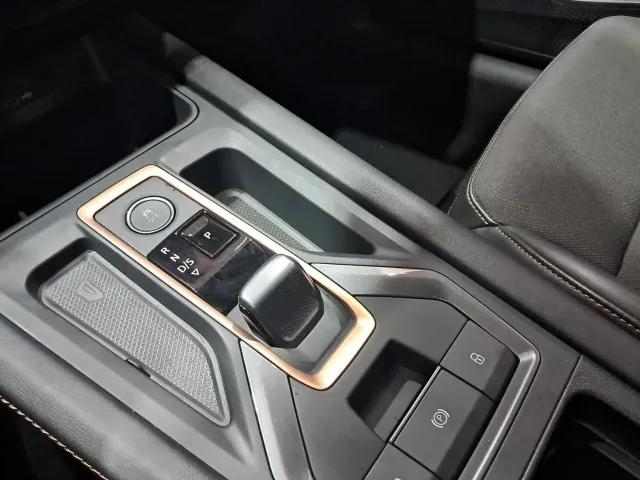 Cupra León