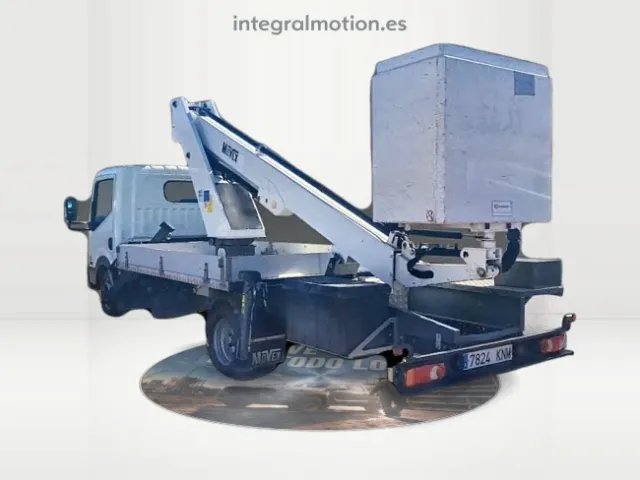 Nissan NT400