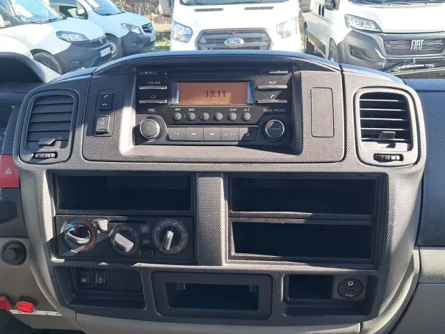 Nissan NT400