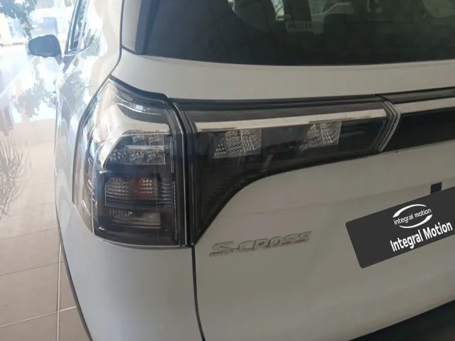 Suzuki SCross