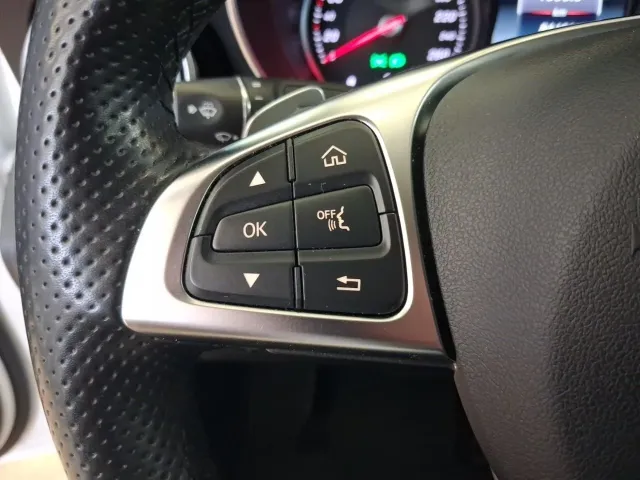 Mercedes GLC