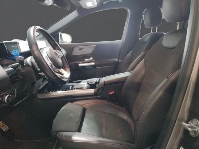 Mercedes EQA