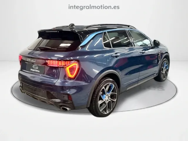 Lynk & Co 01