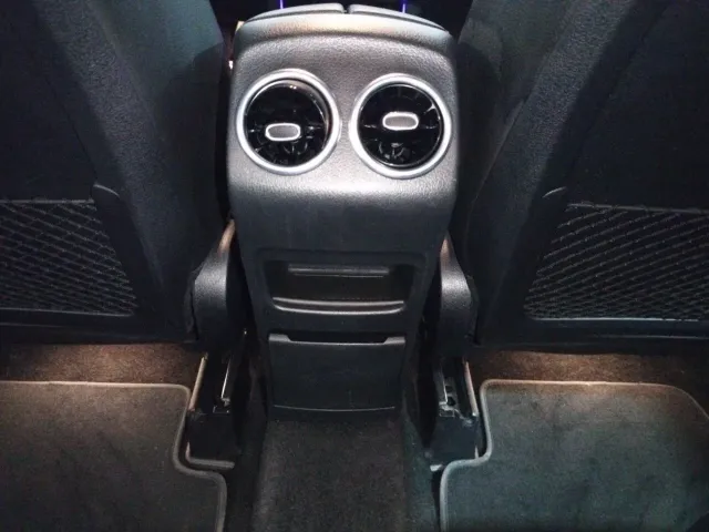 Mercedes GLB