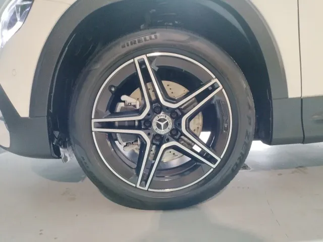 Mercedes GLB