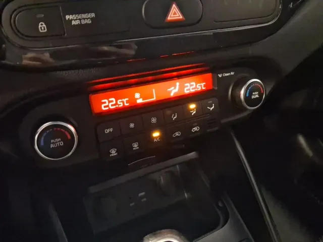 Kia Carens