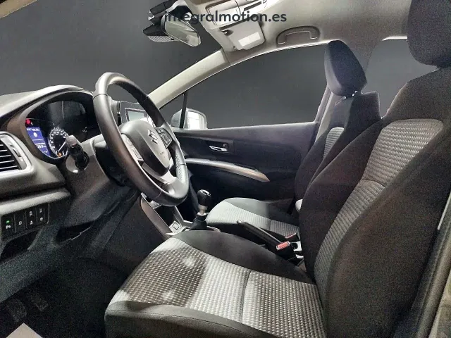 Suzuki SCross