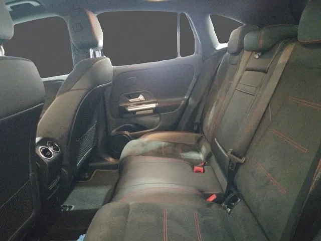 Mercedes EQA