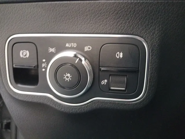Mercedes EQA