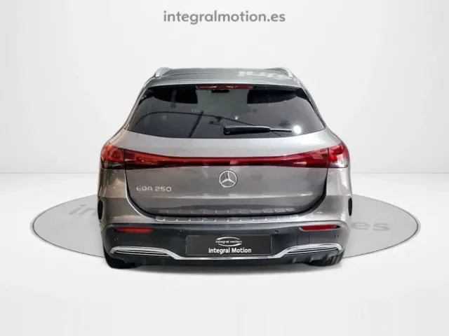Mercedes EQA