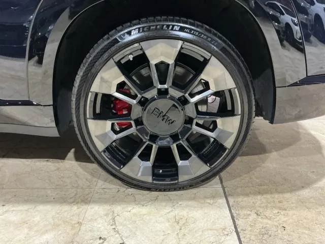 BMW XM