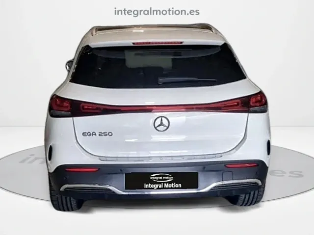 Mercedes EQA