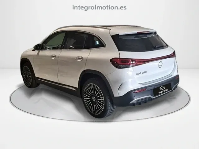 Mercedes EQA