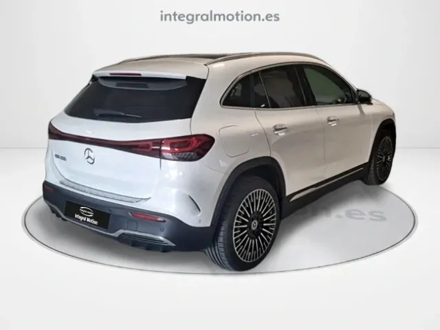 Mercedes EQA