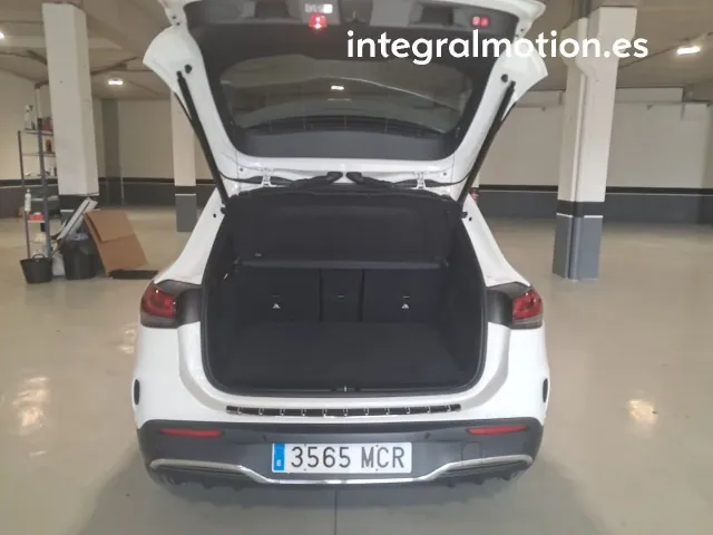 Mercedes EQA