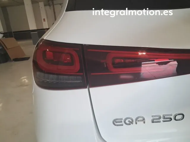 Mercedes EQA