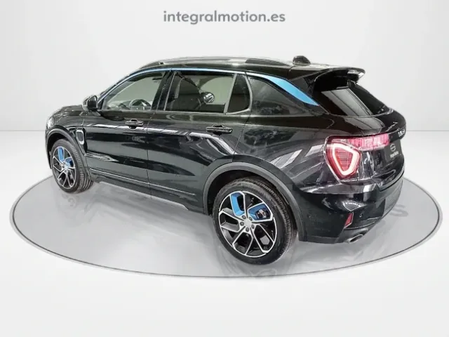 Lynk & Co 01