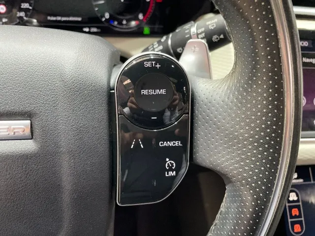 Land-Rover Range Rover Velar