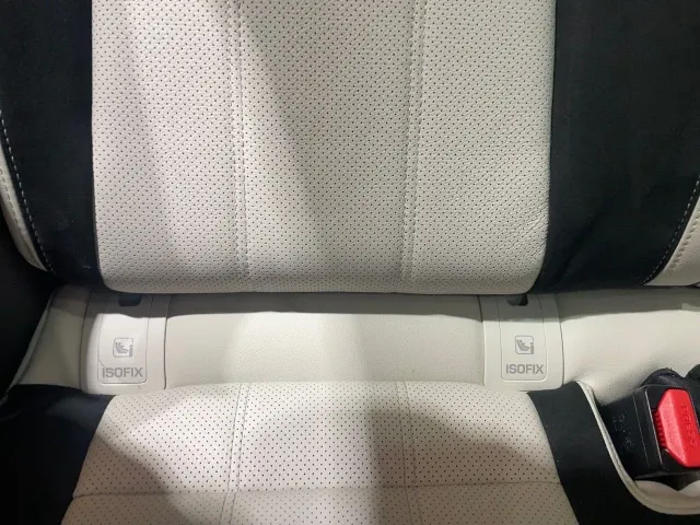 Land-Rover Range Rover Velar