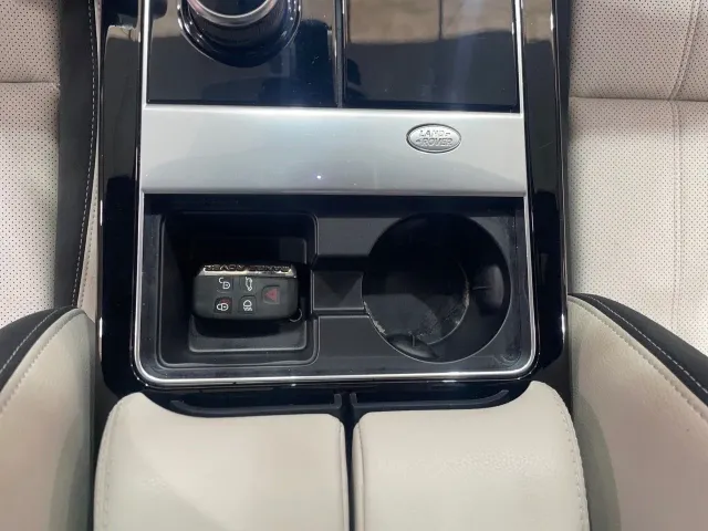 Land-Rover Range Rover Velar