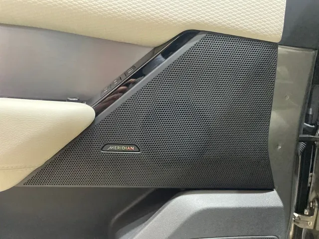 Land-Rover Range Rover Velar