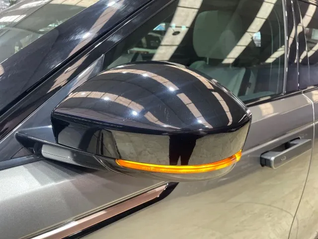 Land-Rover Range Rover Velar
