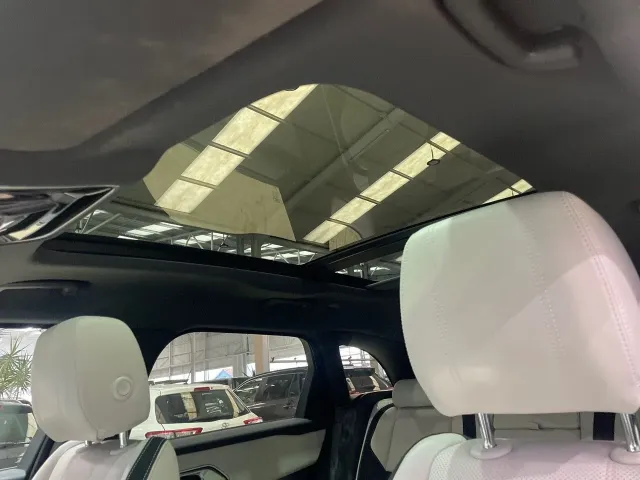 Land-Rover Range Rover Velar