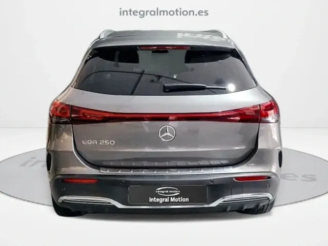 Mercedes EQA