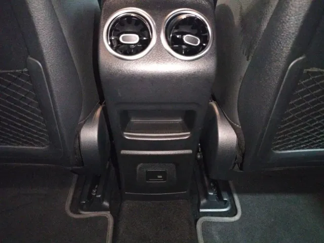 Mercedes EQA