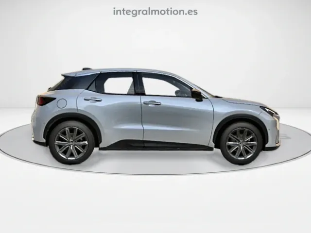Lexus LBX