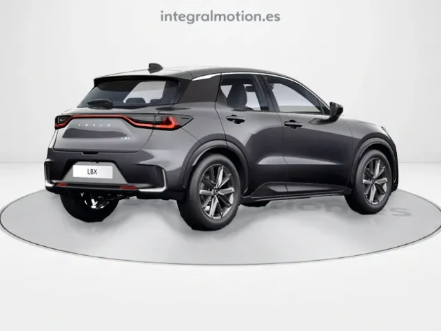 Lexus LBX